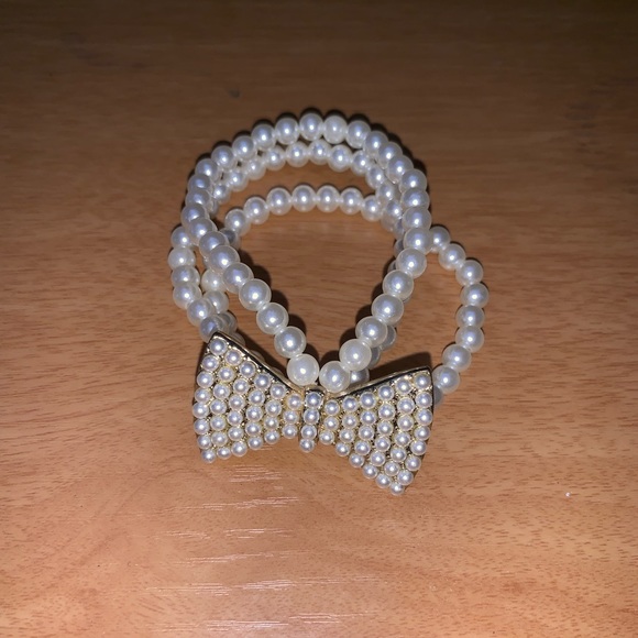 Jewelry - Faux Pearl Bracelet